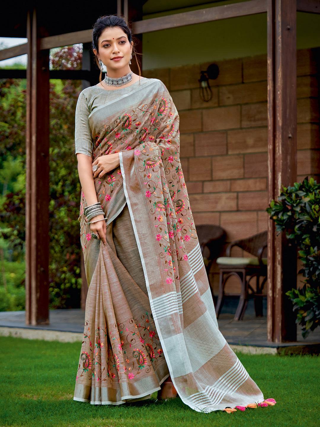 Elegant Linen Cotton Saree with Intricate Embroidery – Office & Festive Wear