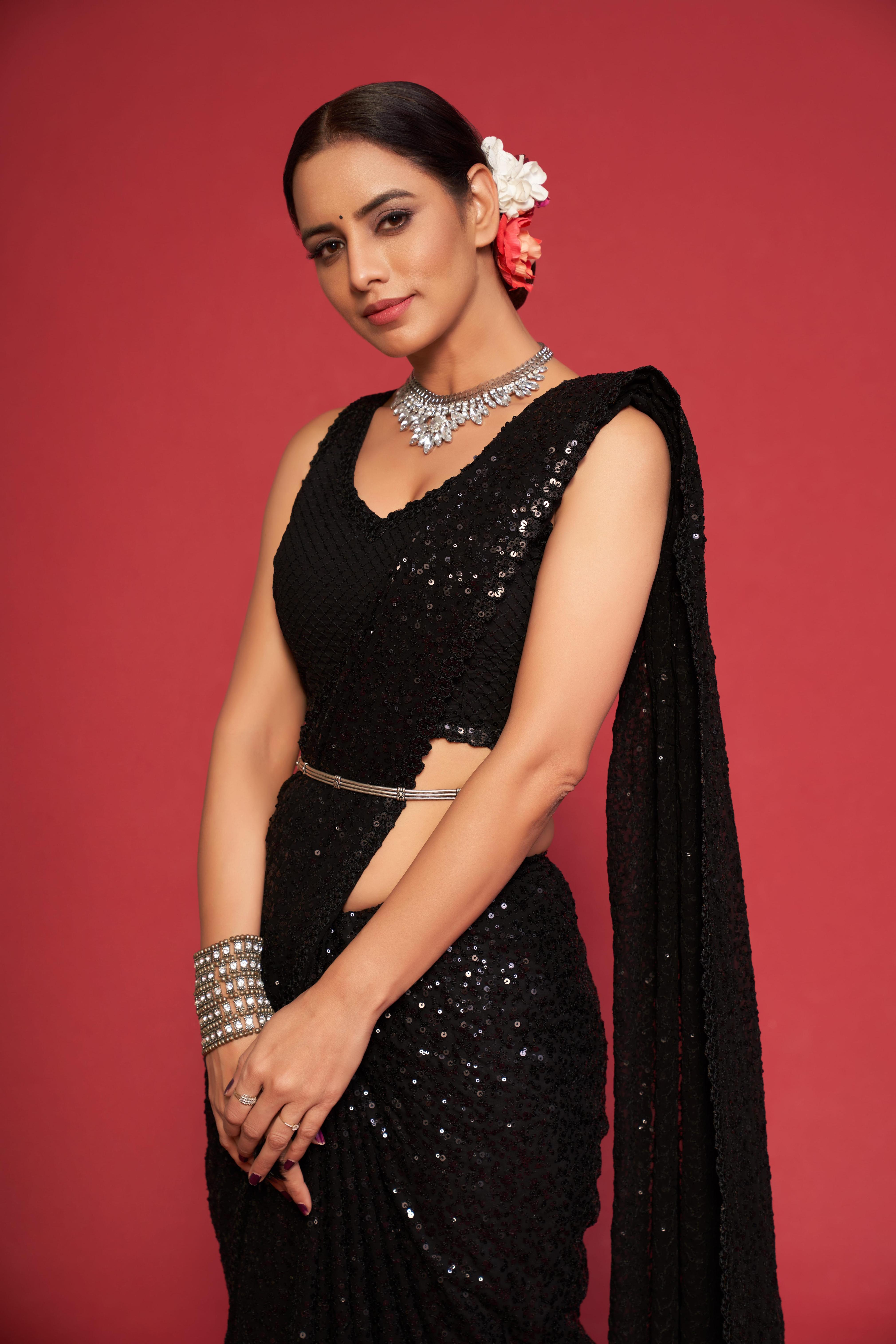 Georgette Glam: Thread and Sequins Embroidered Saree with Versatile Blouse Options