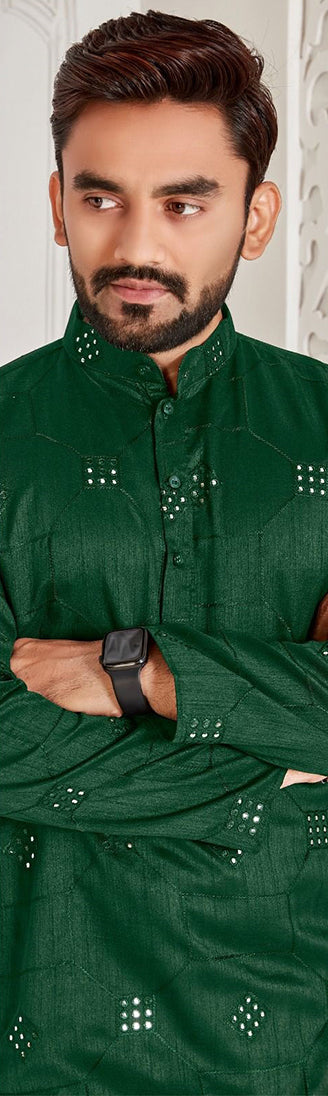 Elegant Green Men's Kurta in Cotton Slub: A Perfect Blend of Style and Comfort