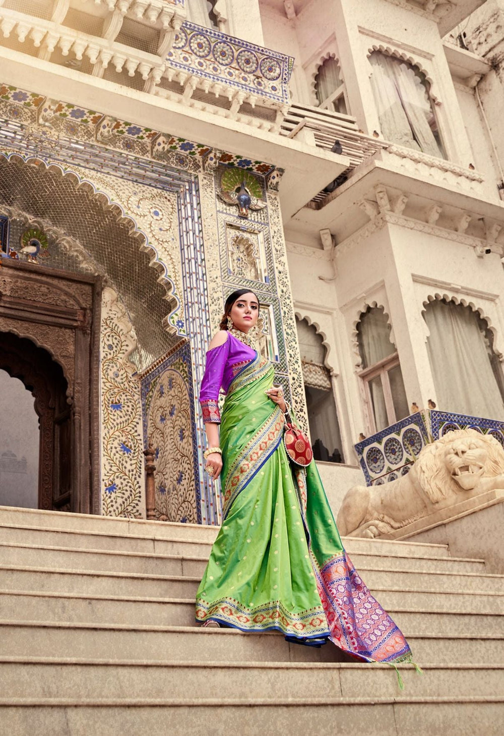 Enchanting Green Soft Silk Saree with Designer Border & Pallu for Parties and Weddings