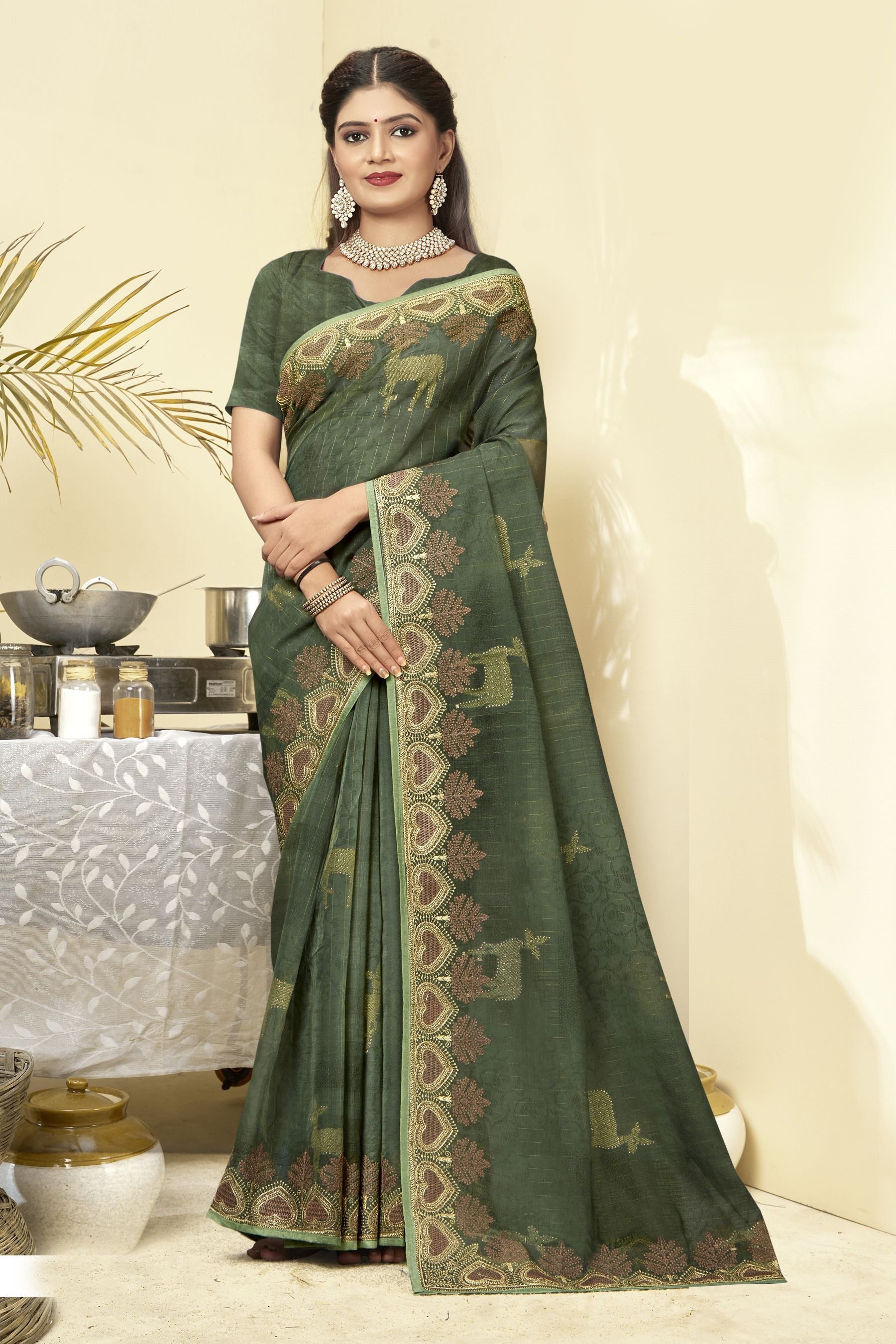 Enchanting Green Georgette Art Silk Saree: Perfect for Party & Wedding Wear
