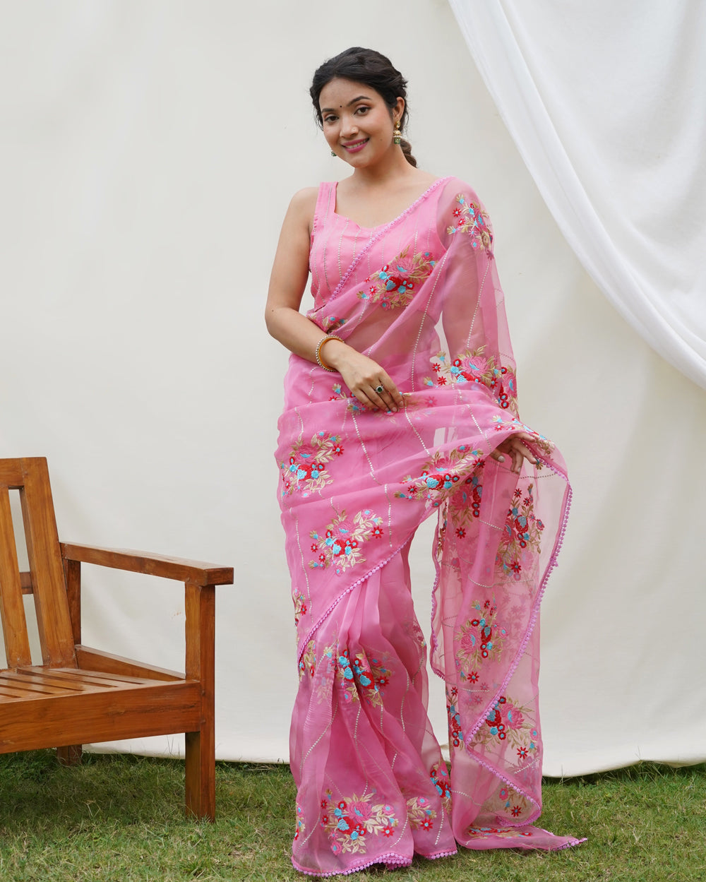 Elegant Pink Soft Silk Saree: Perfect for Weddings and Parties